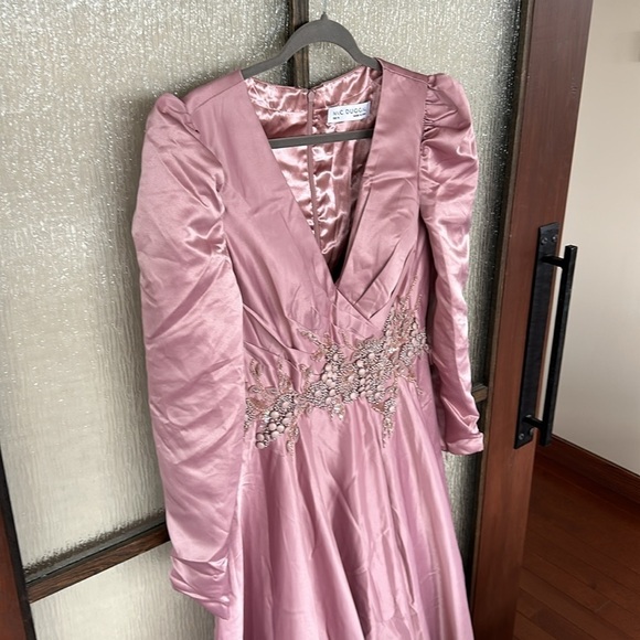 Mac Duggal LONG SLEEVE EMBELLISHED GOWN  in Raspberry size 10 NEW $798 - Picture 6 of 16